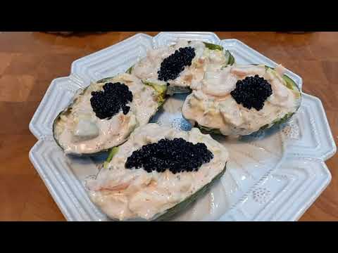 aguacate con gambas y salsa rosa