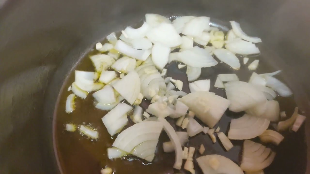 bacalao con pimientos del piquillo y cebolla