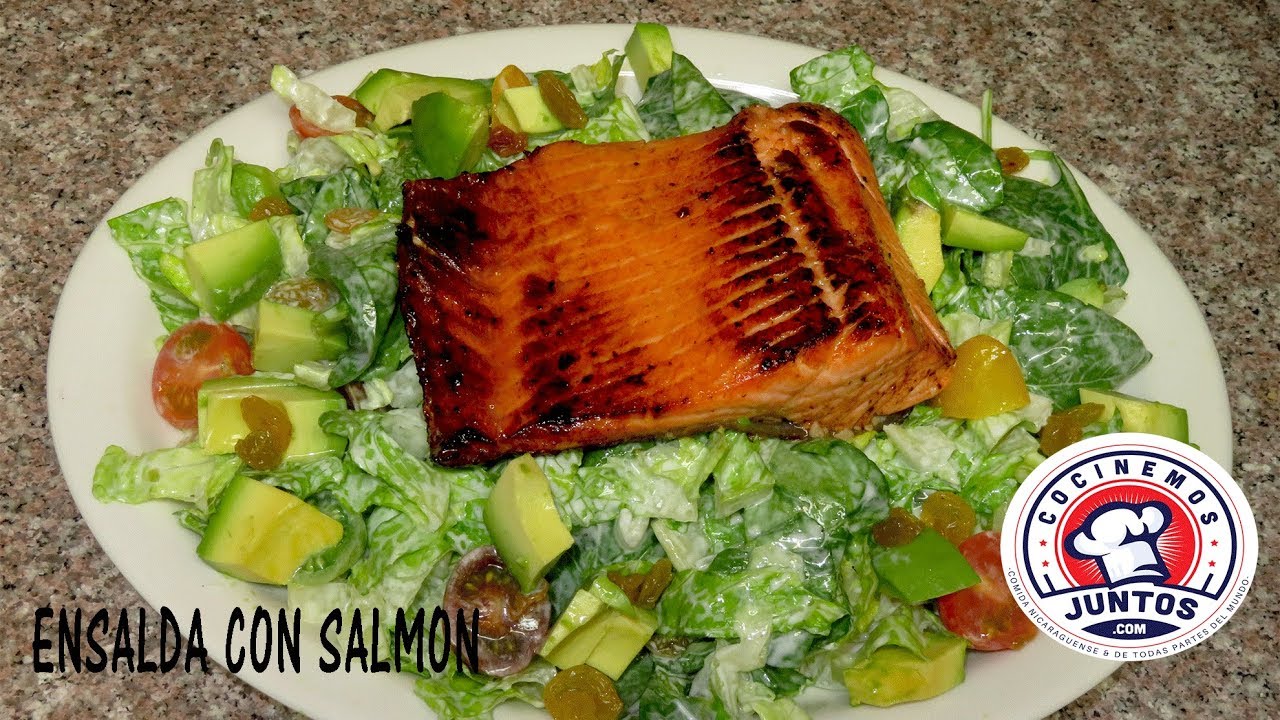 ensalada de aguacate salmon y nueces