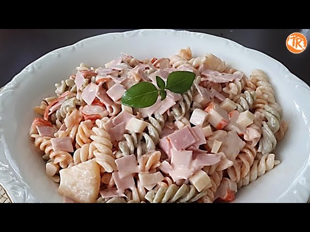 ensalada de pasta con piña y surimi