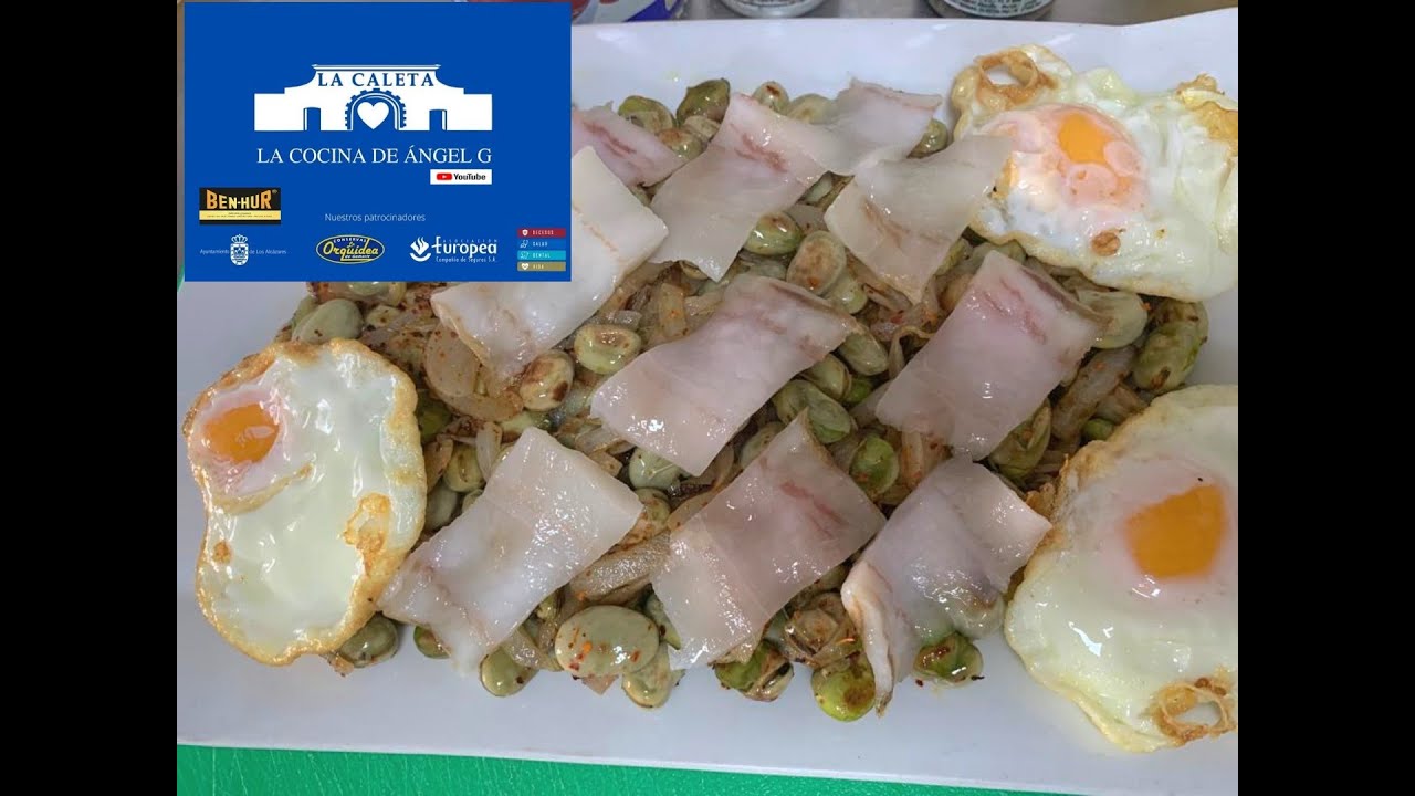 habas fritas con cebolla y huevo