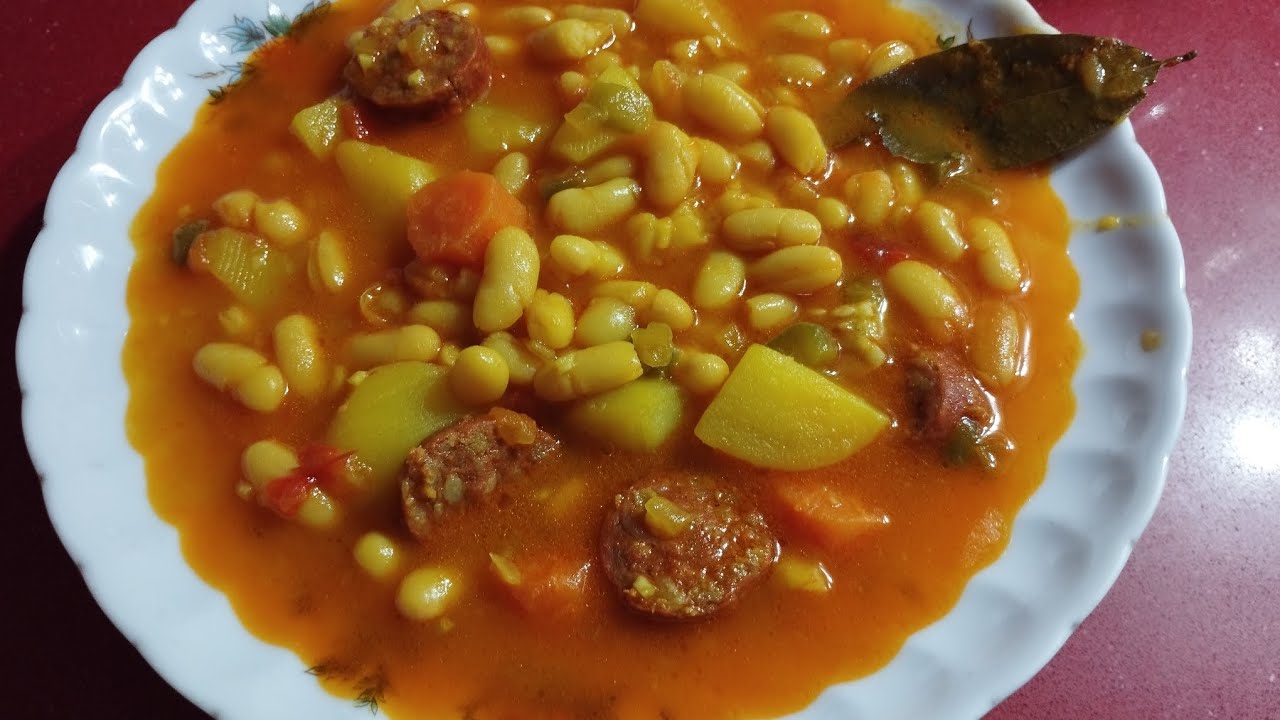 judías blancas con oreja y chorizo en olla rápida