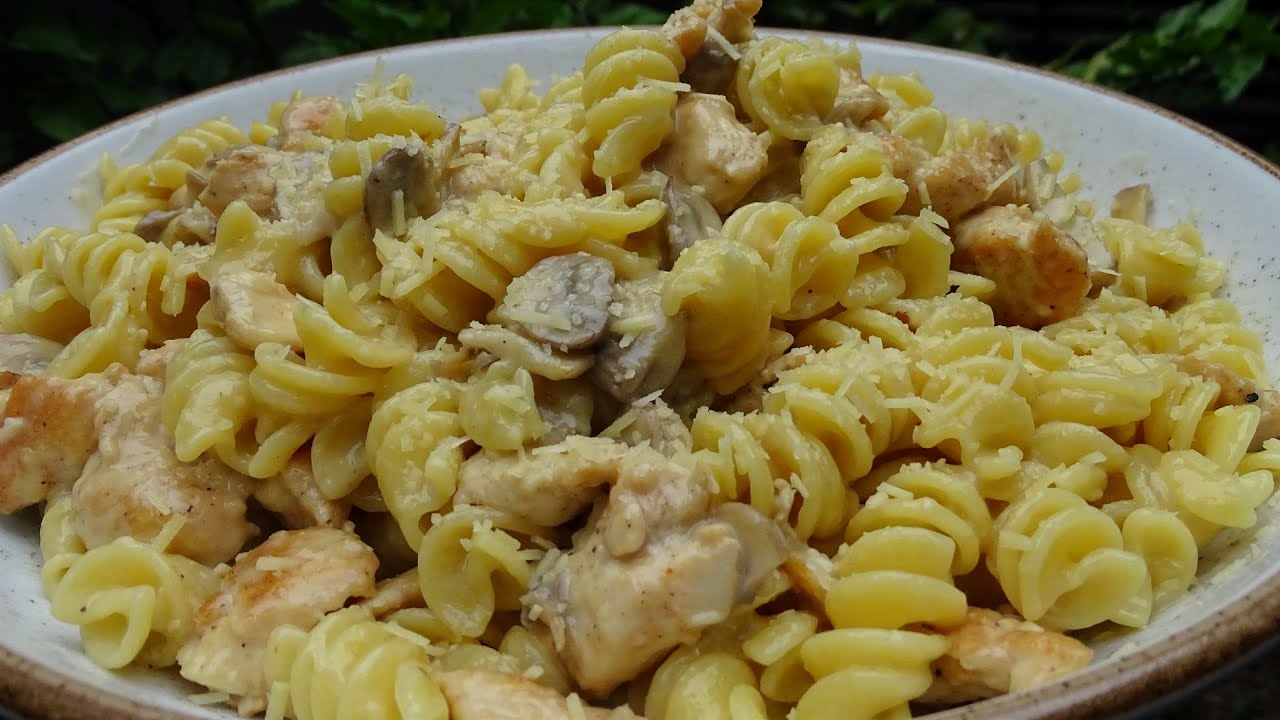 pasta con pollo y champiñones sin nata