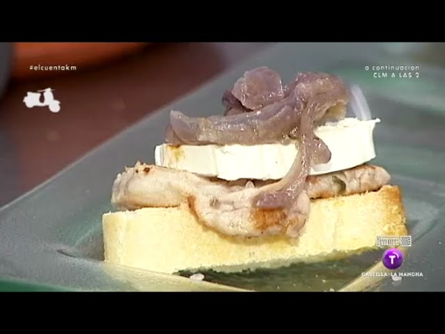 solomillo con queso de cabra y cebolla caramelizada