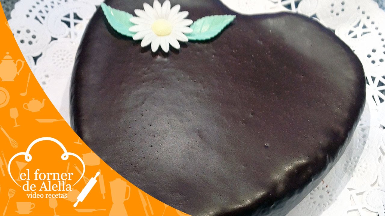 tarta de san valentín con forma de corazón