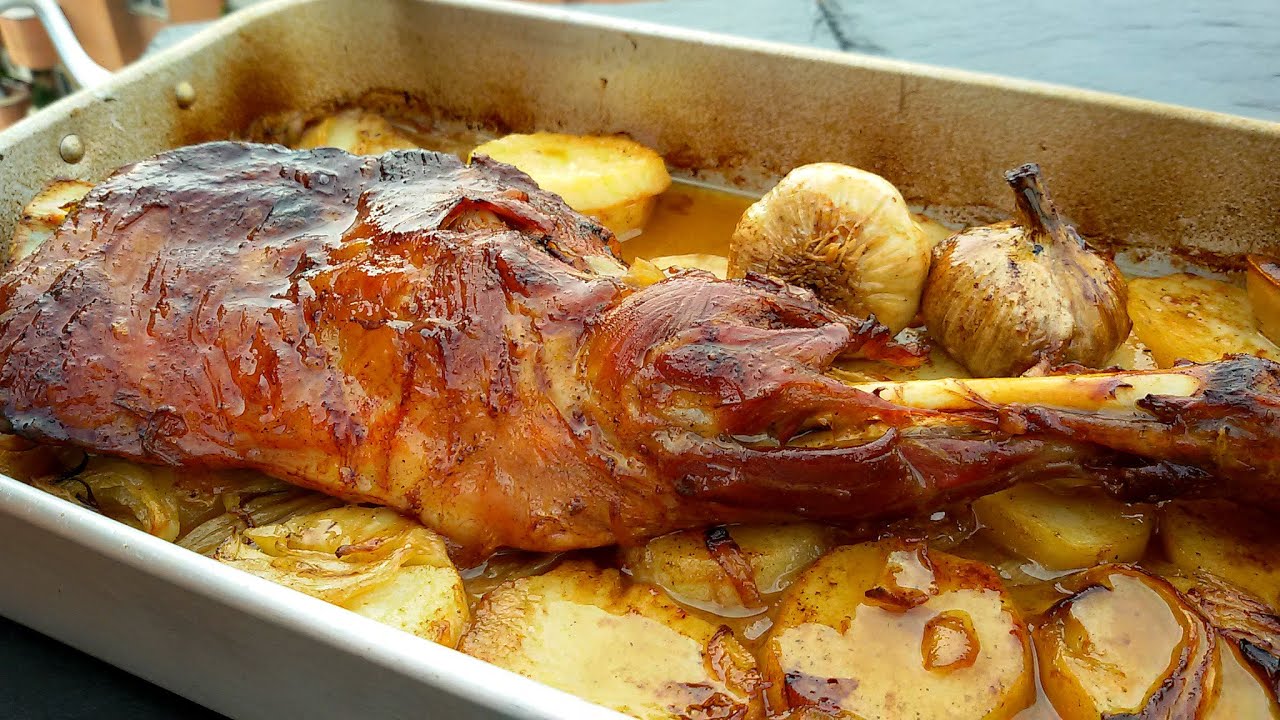 trozos de cordero al horno con patatas