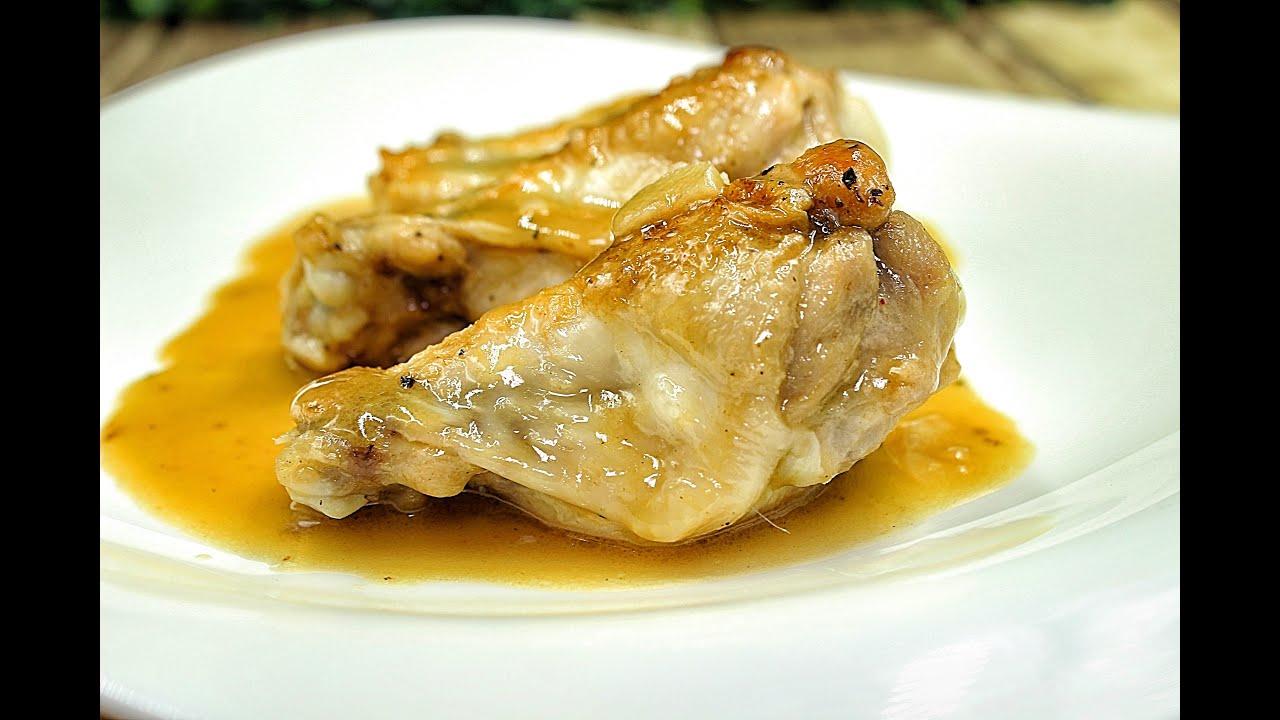 alitas de pollo en salsa de vino blanco
