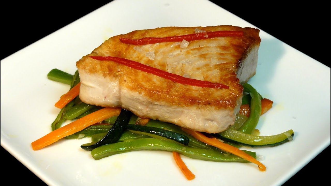 bonito a la plancha con verduras