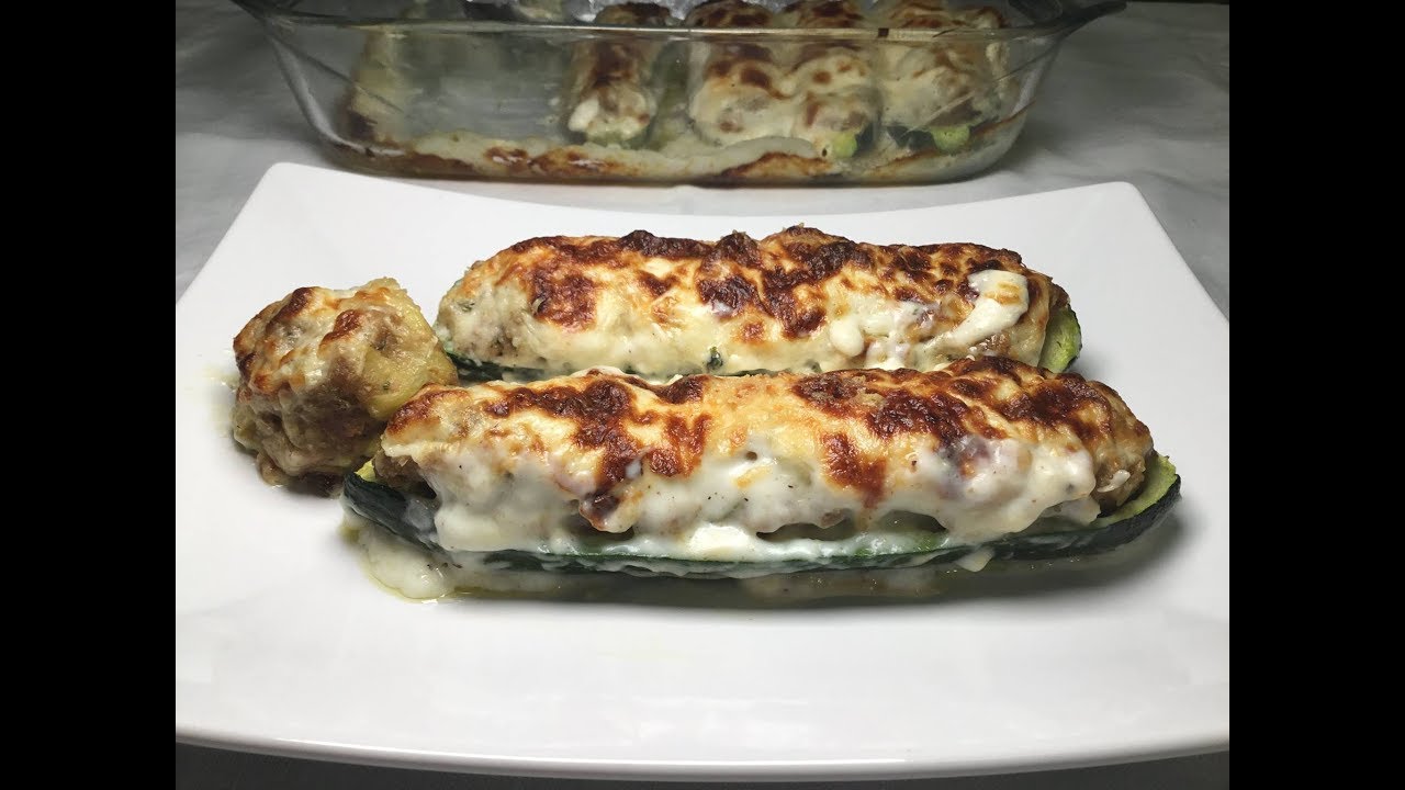 calabacín relleno de carne y bechamel