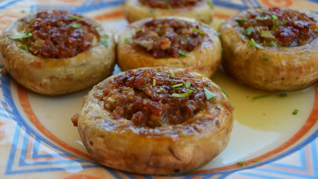 champiñones rellenos de jamon al horno