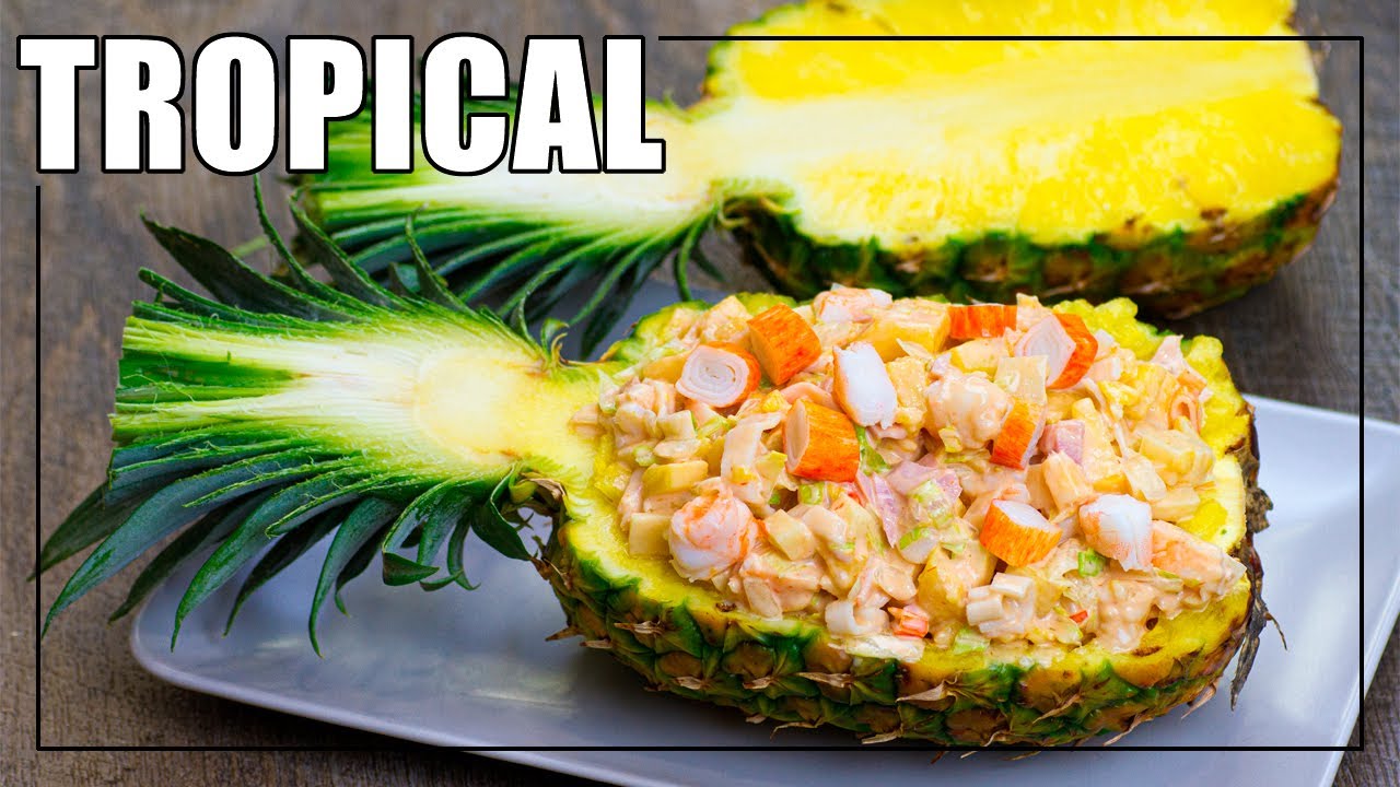 ensalada tropical con piña y salsa rosa