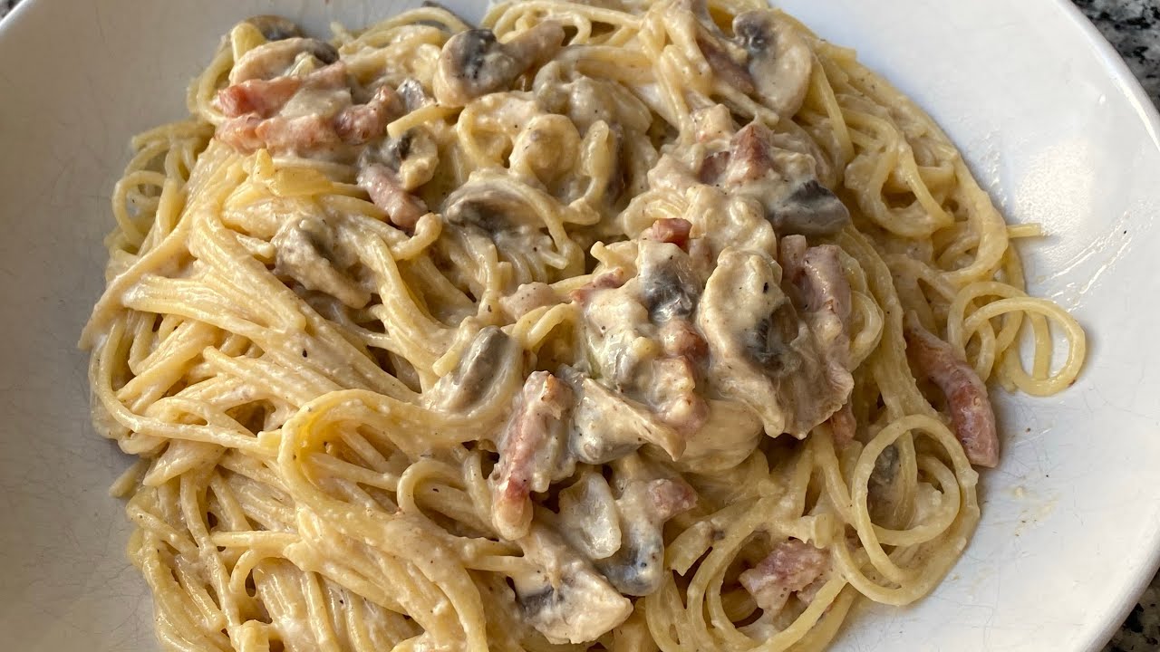 pasta carbonara con nata y champiñones