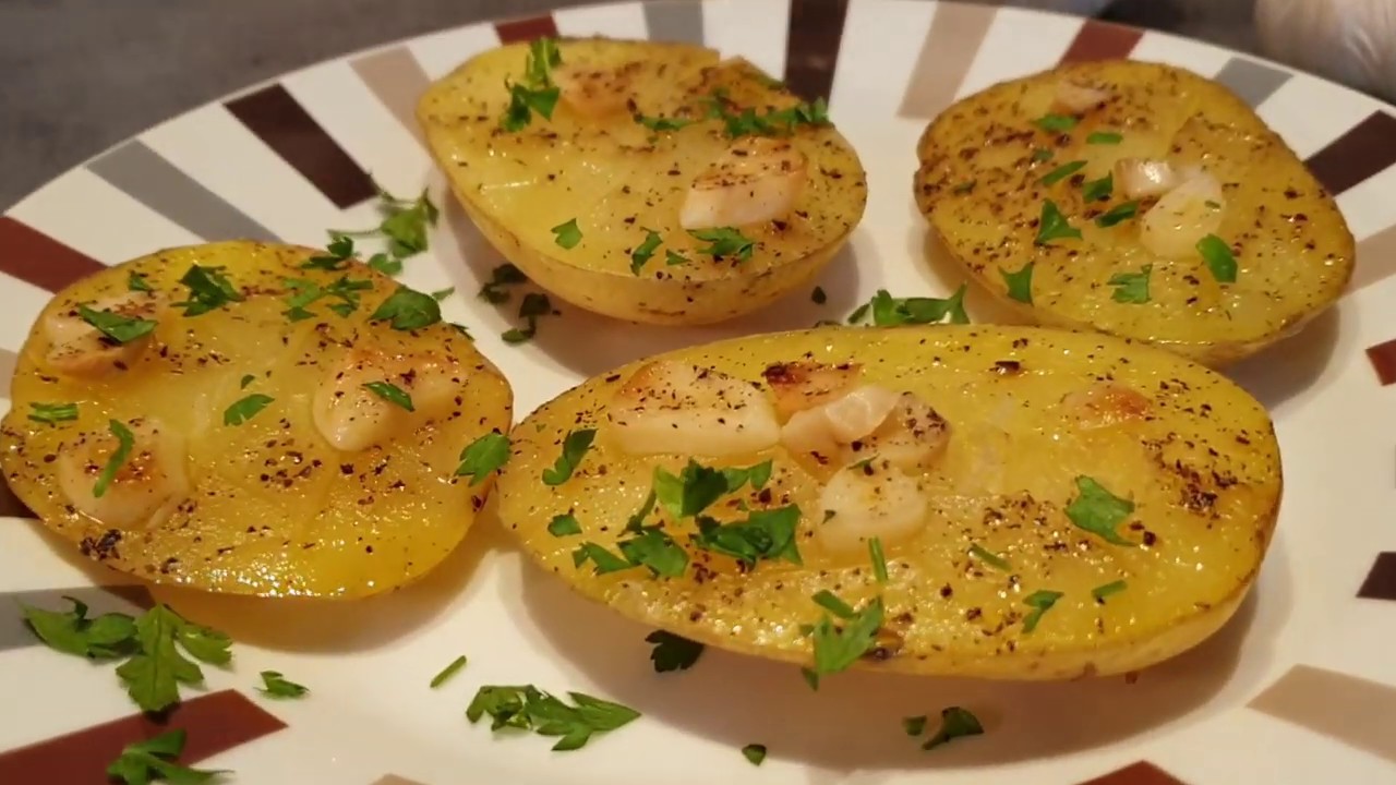 patatas asadas al horno con ajo y perejil