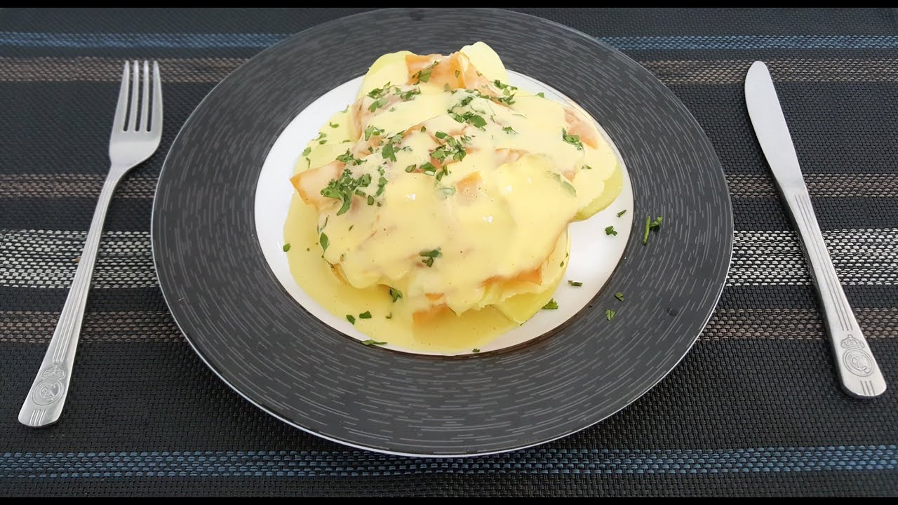 patatas con salmon y salsa holandesa