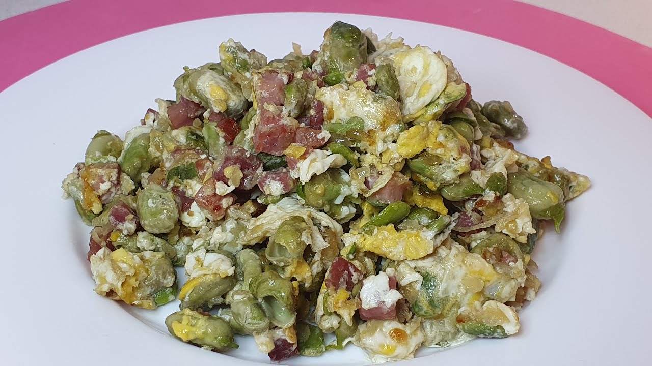 revuelto de habas con jamon y huevo