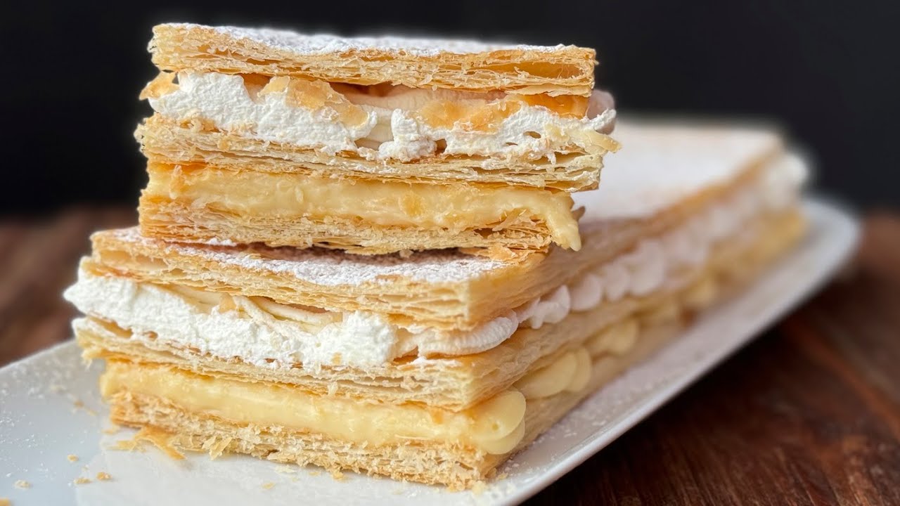 tarta milhojas de crema y nata