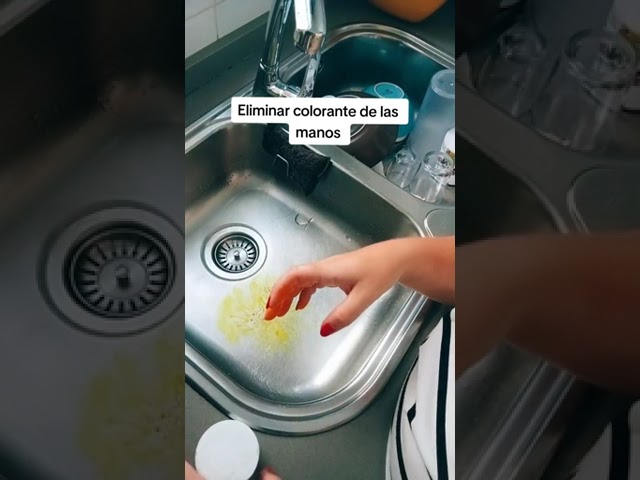 como quitar el azafran de las manos