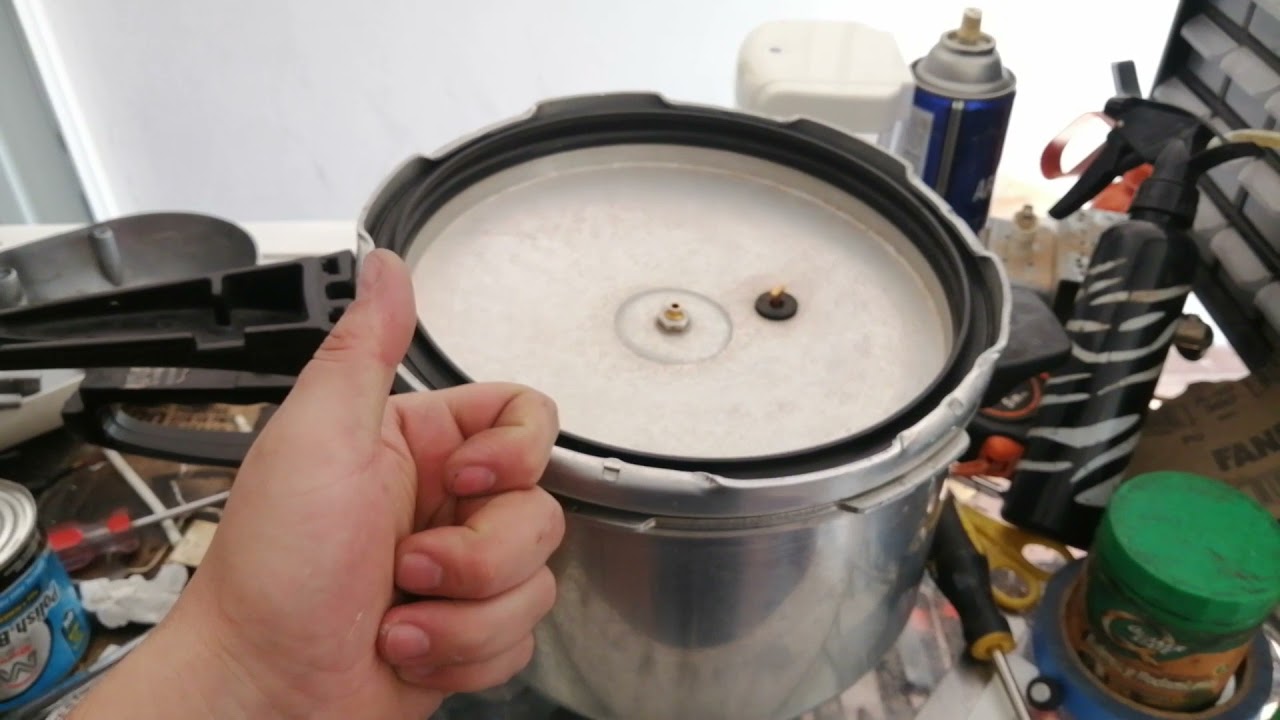 olla express se sale agua por la válvula