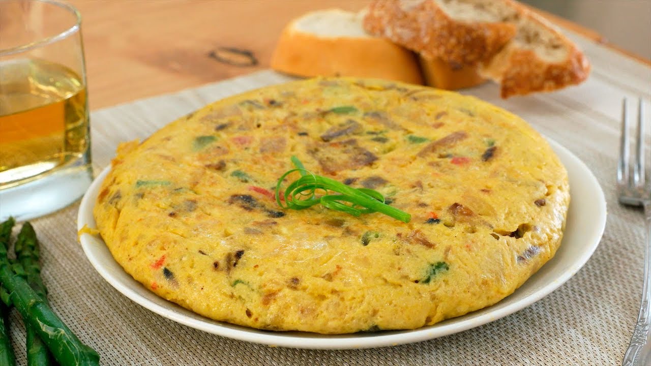 tortilla de espárragos trigueros y patatas